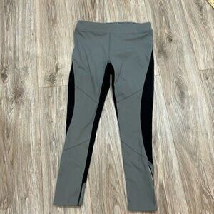 Athleta size medium gray and black legging
